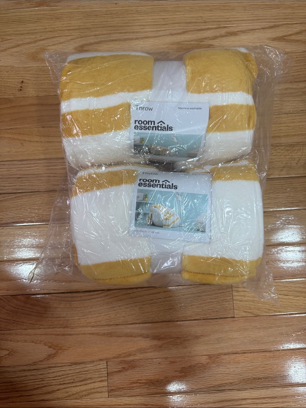 Room Essentials Yellow and White Striped Bath Towels - Set of 2